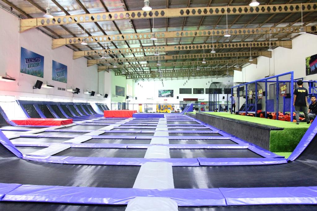 Amped Indonesia Zetizen Fun Jumping: Tempatnya Nyoba Trik Trampolin Keren Ini